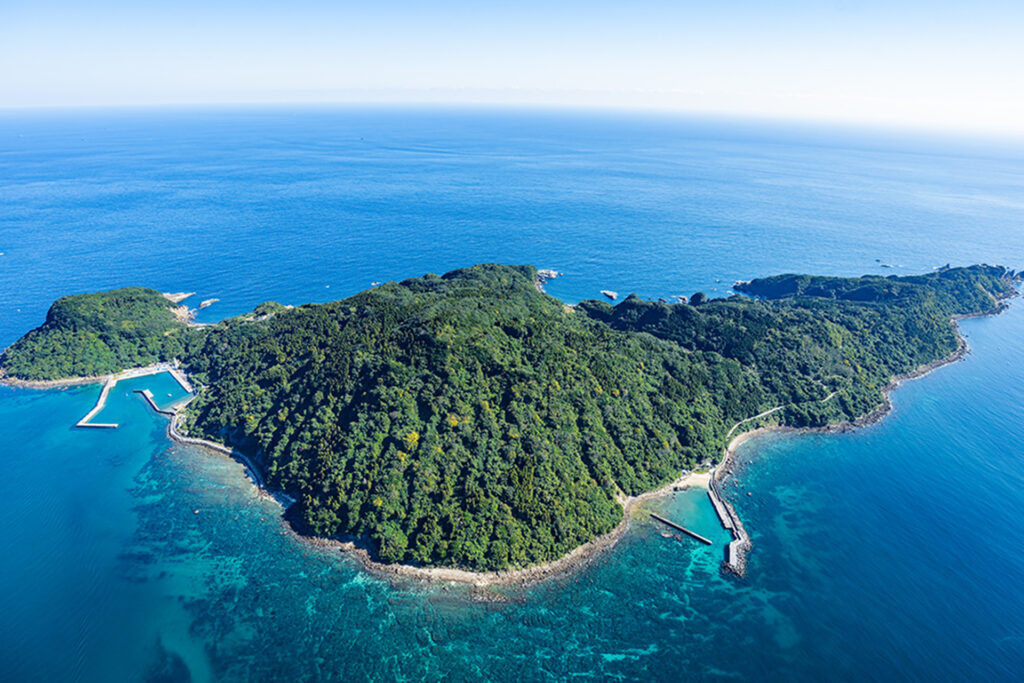 宮崎県日南市にある無人島「大島」